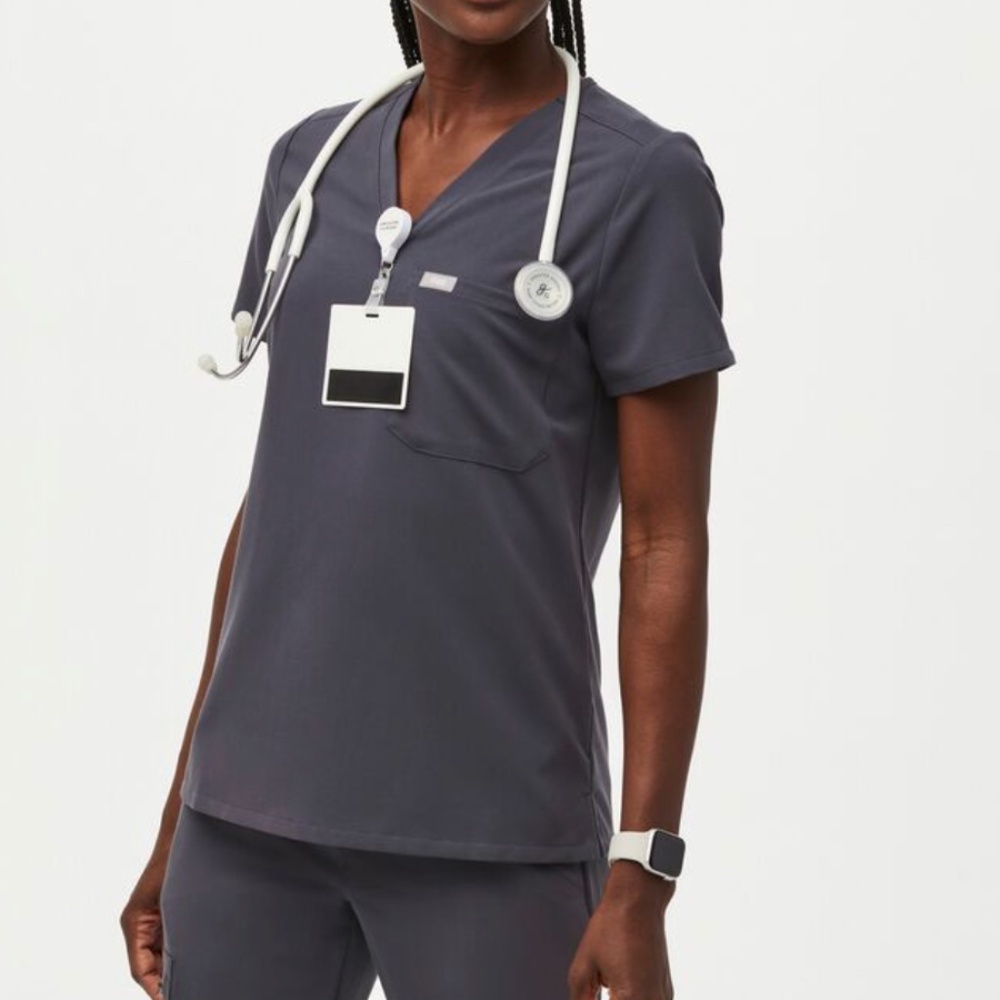 FIGS Catarina One-Pocket Scrub Top